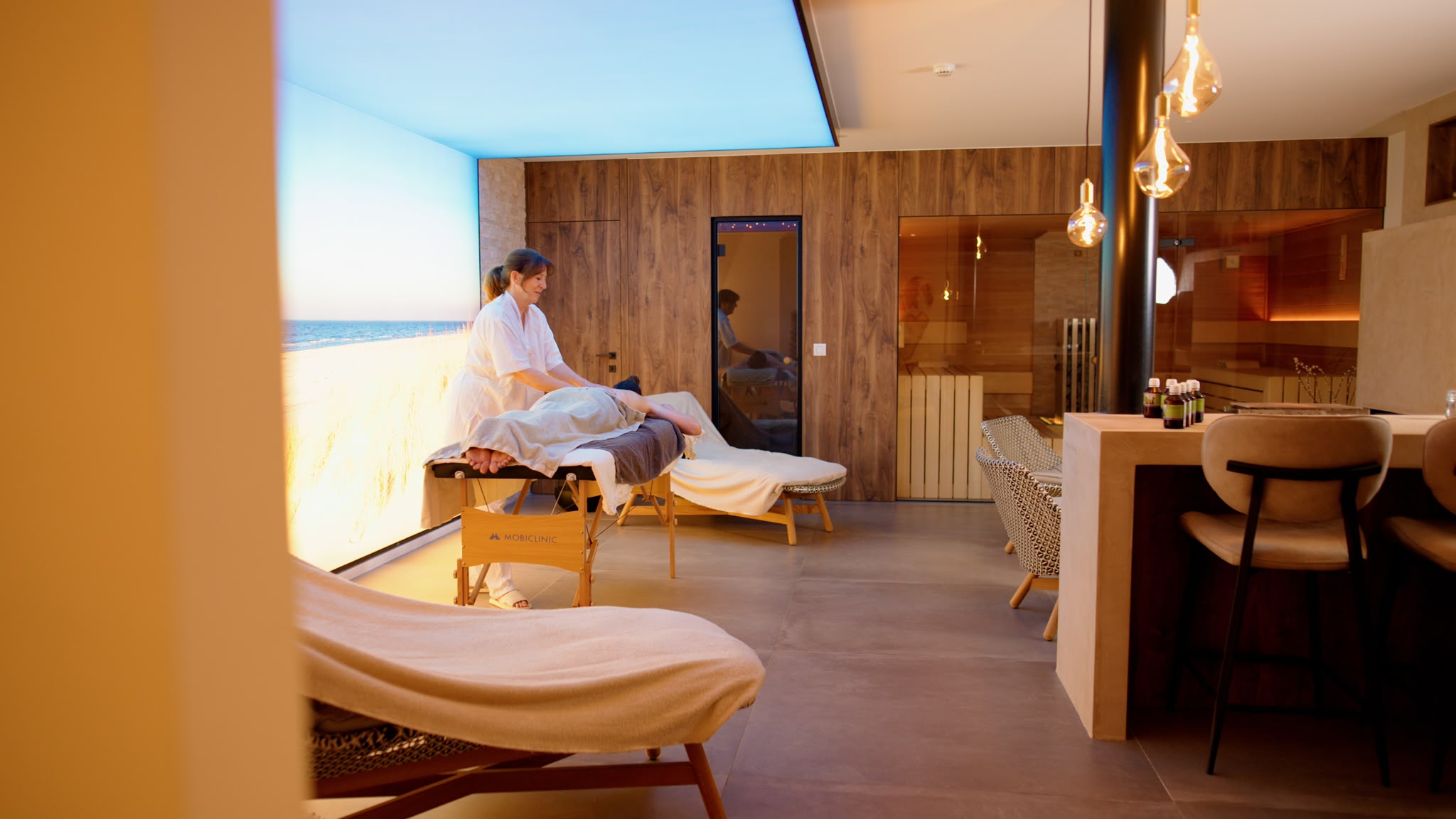 Een massage in de privéwellness van Au Porte Bonheur